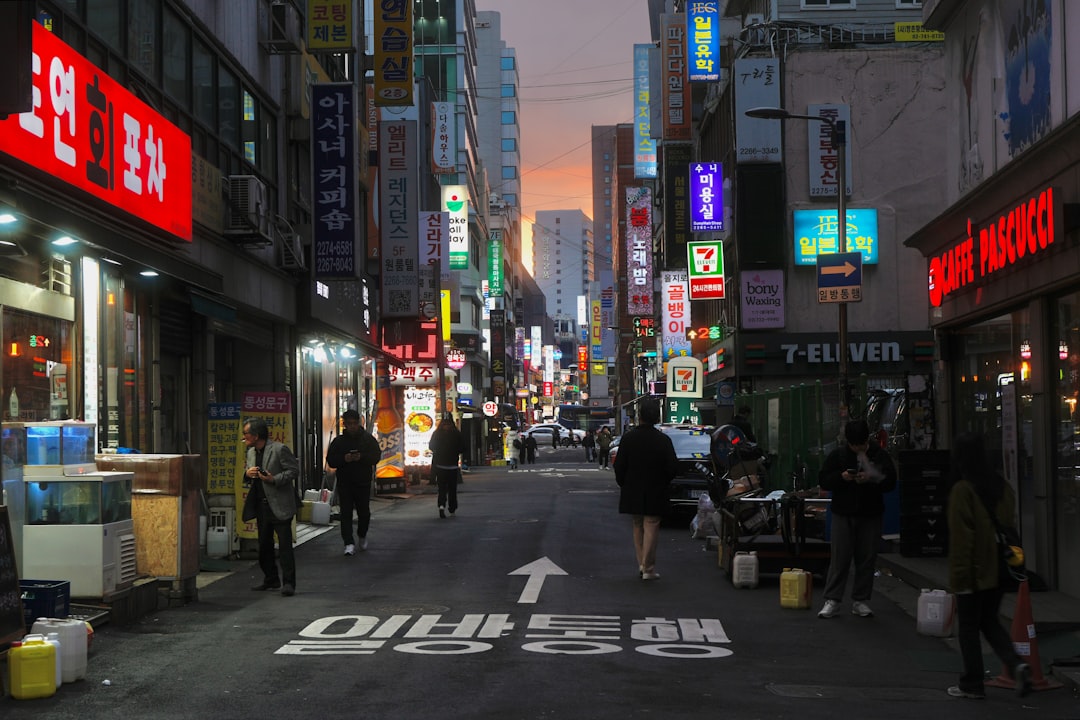사업자등록 후 필요한 추가 절차들을 나타내는 아이콘들.