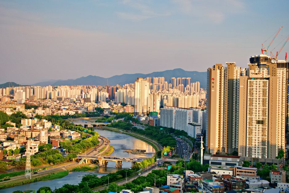 아파트 층간소음 문제 해결을 위한 법적 대응 절차를 보여주는 이미지